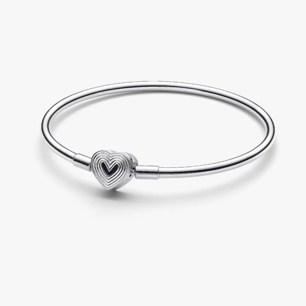 Pandora Radiating Heart Clasp Bangle